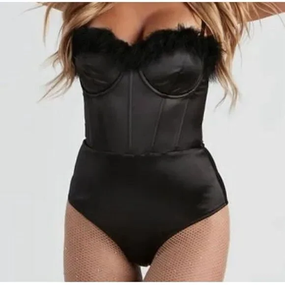 NWT Windsor Black Satin Bodysuit With Black Feather Detail Women’s L - Picture 1 of 11